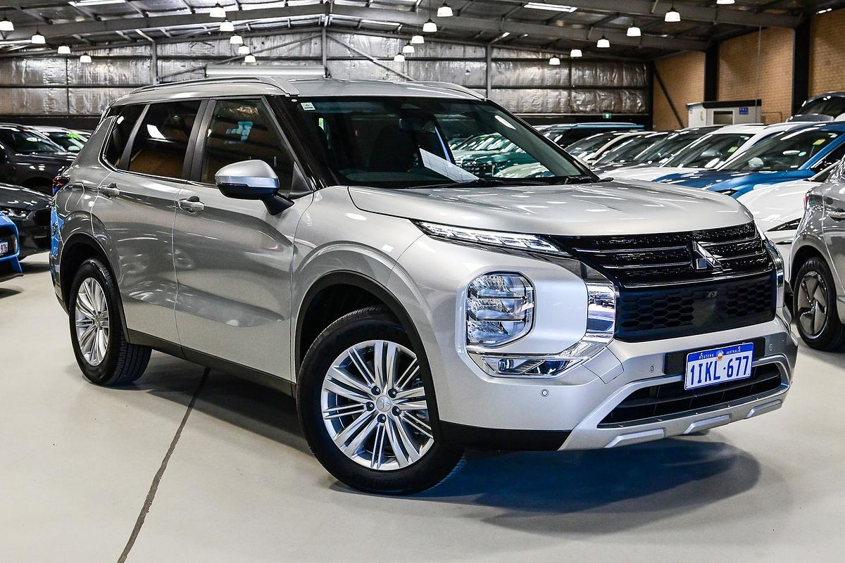 2024 Mitsubishi Outlander LS ZM