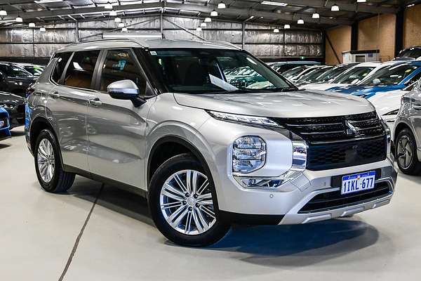 2024 Mitsubishi Outlander LS ZM