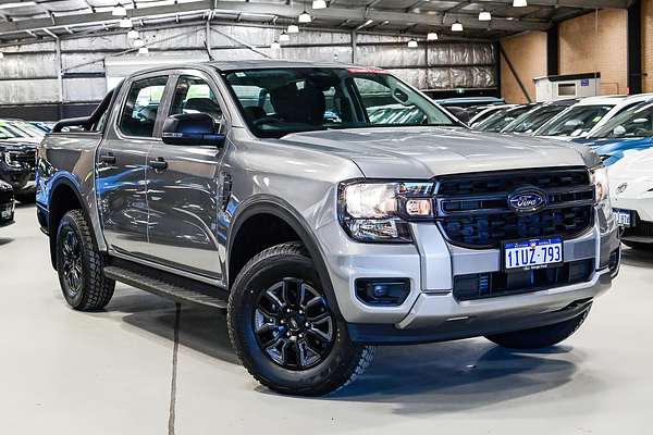 2025 Ford Ranger Black Edition  4X4 2.0L