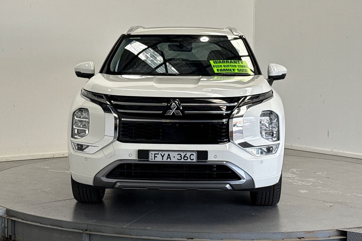 2025 Mitsubishi Outlander Exceed ZM