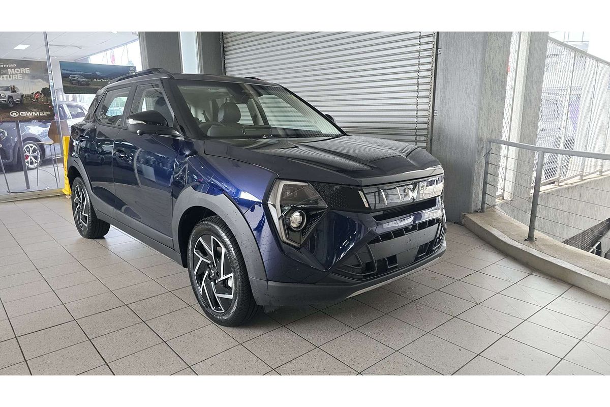 XUV 3X0 AX7L PM AT EXP ZY