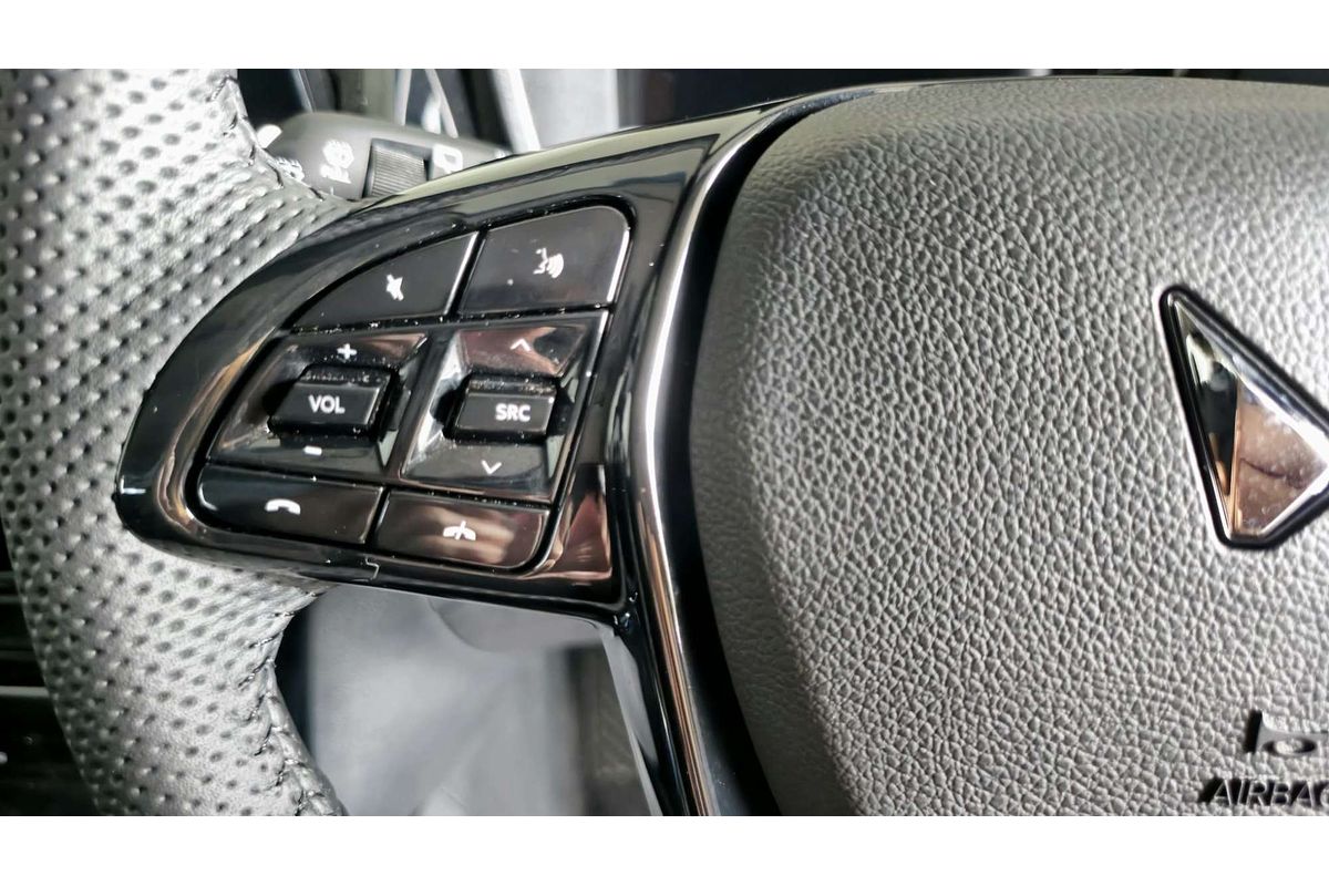 XUV 3X0 AX7L PM AT EXP ZY