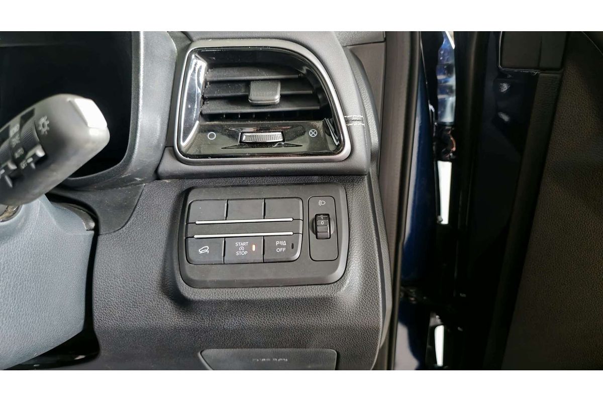 XUV 3X0 AX7L PM AT EXP ZY