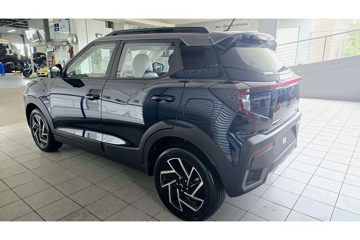 XUV 3X0 AX7L PM AT EXP ZY