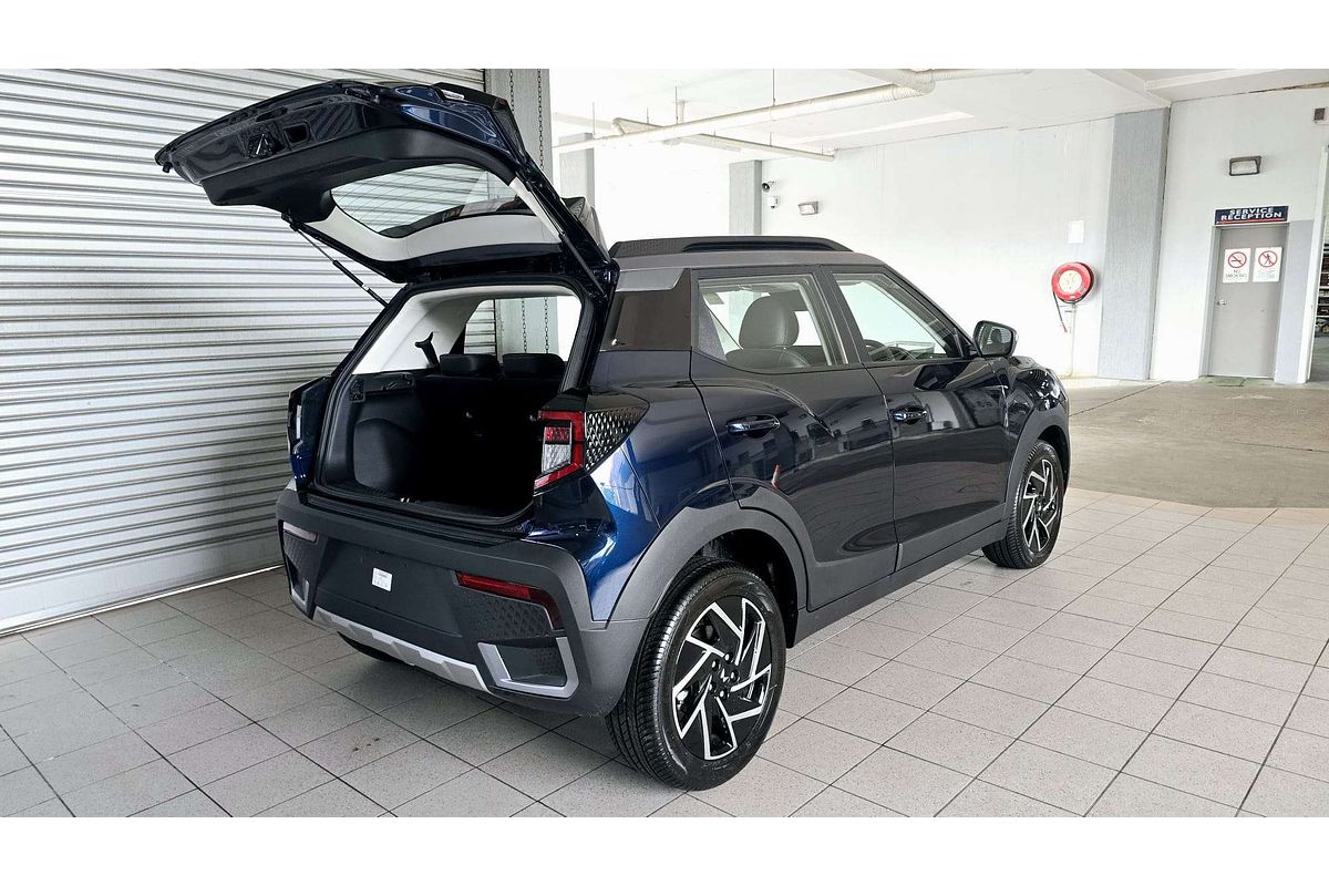 XUV 3X0 AX7L PM AT EXP ZY