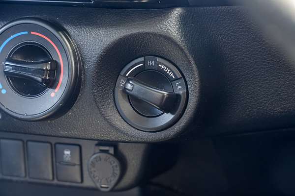 2022 Toyota Hilux Workmate GUN125R thumb-13