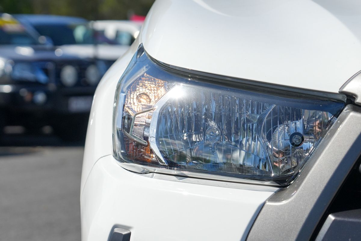 2023 Toyota Hilux SR GUN126R 4X4