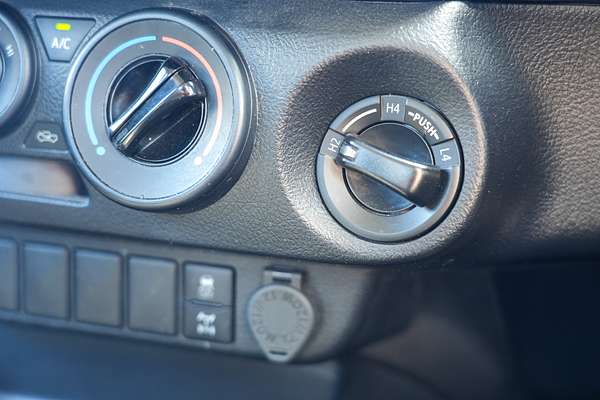 2023 Toyota Hilux SR GUN126R 4X4 thumb-14