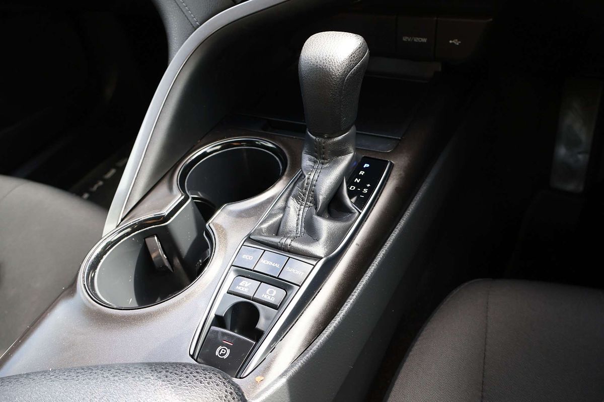 2024 Toyota Camry Ascent AXVH70R