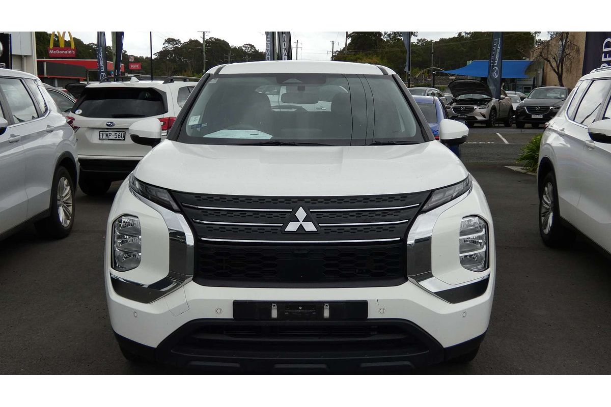 2023 Mitsubishi Outlander ES ZM