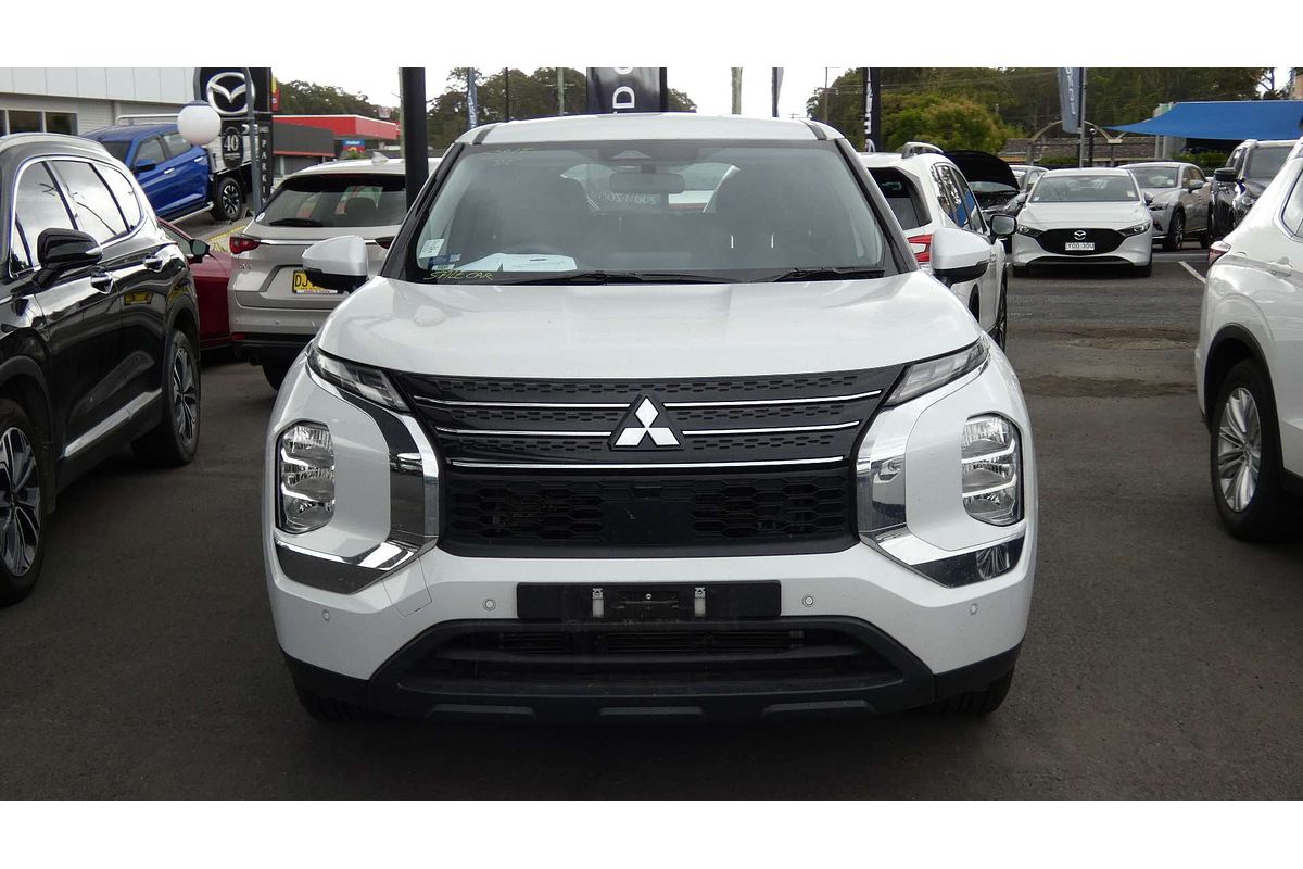 2024 Mitsubishi Outlander ES ZM