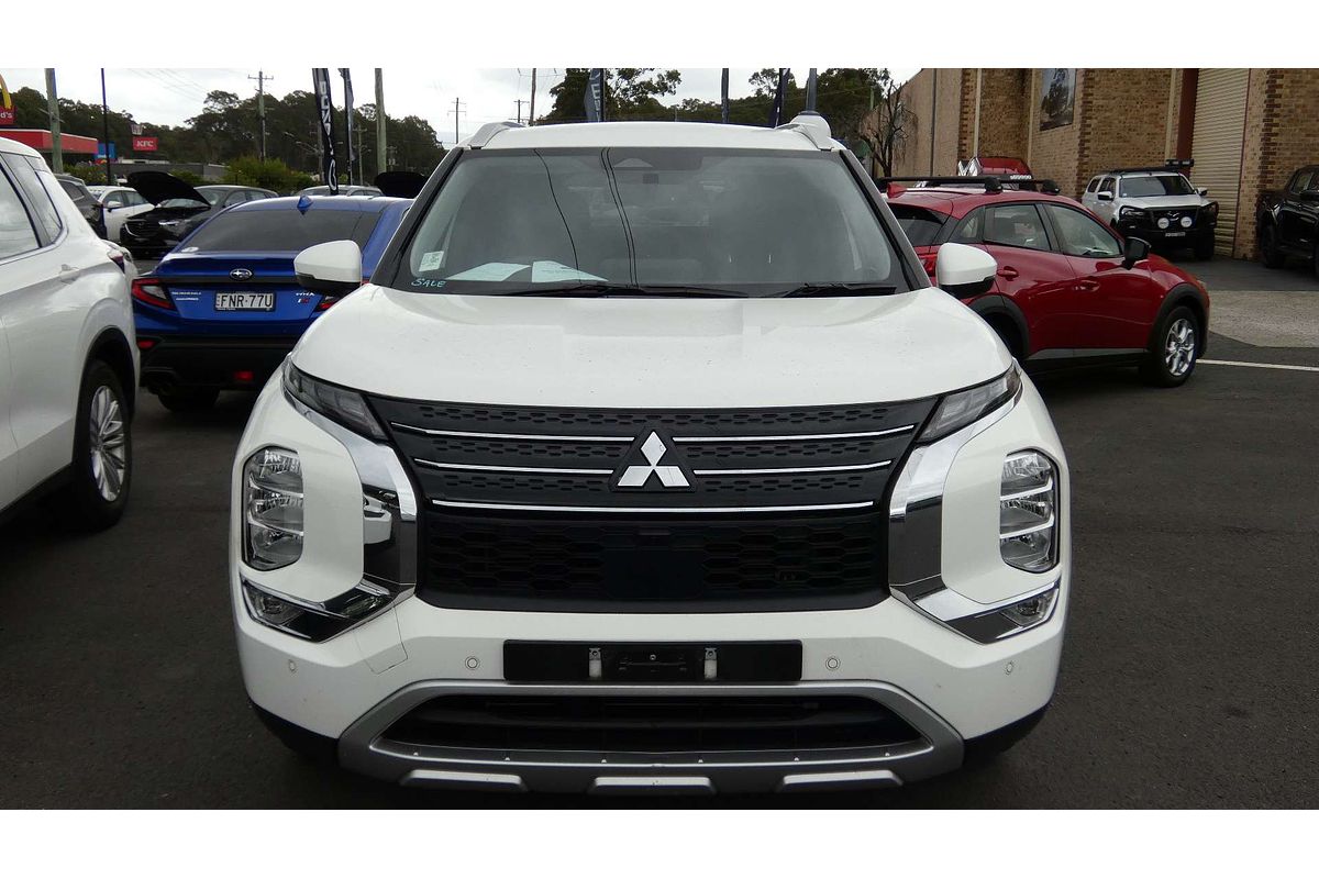 2023 Mitsubishi Outlander LS ZM