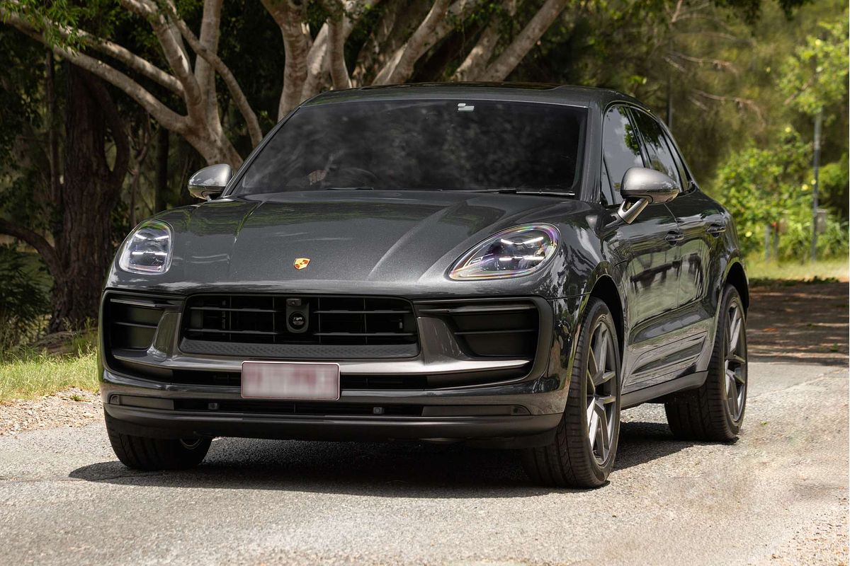 2024 Porsche Macan T 95B