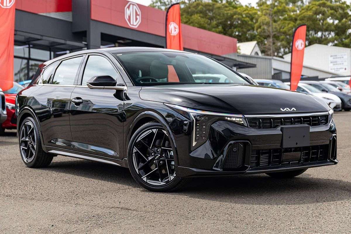 2025 Kia K4 GT-Line CL4m