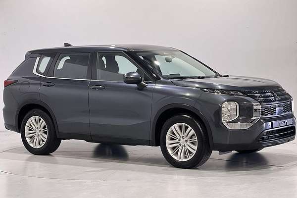 2023 Mitsubishi Outlander ES ZM