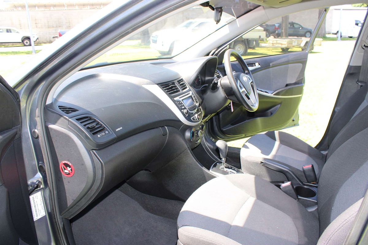 2011 HYUNDAI ACCENT ACTIVE 4 SP AUTOMATIC 5D HATCHBACK 4CYL