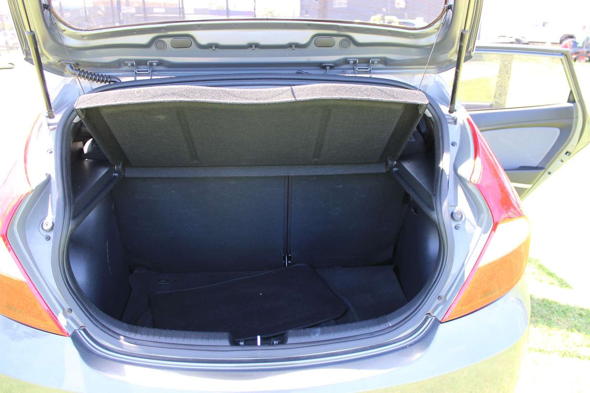 2011 HYUNDAI ACCENT ACTIVE 4 SP AUTOMATIC 5D HATCHBACK 4CYL