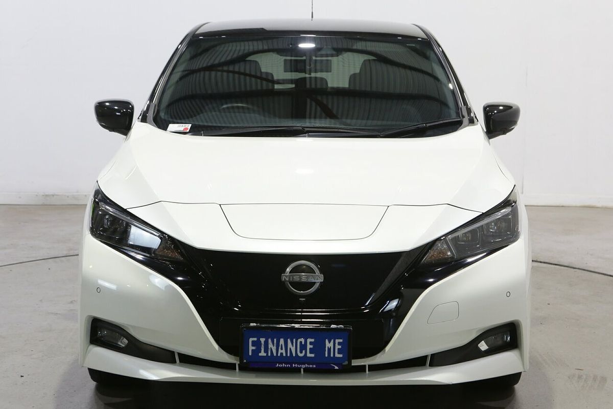 2022 Nissan LEAF ZE1