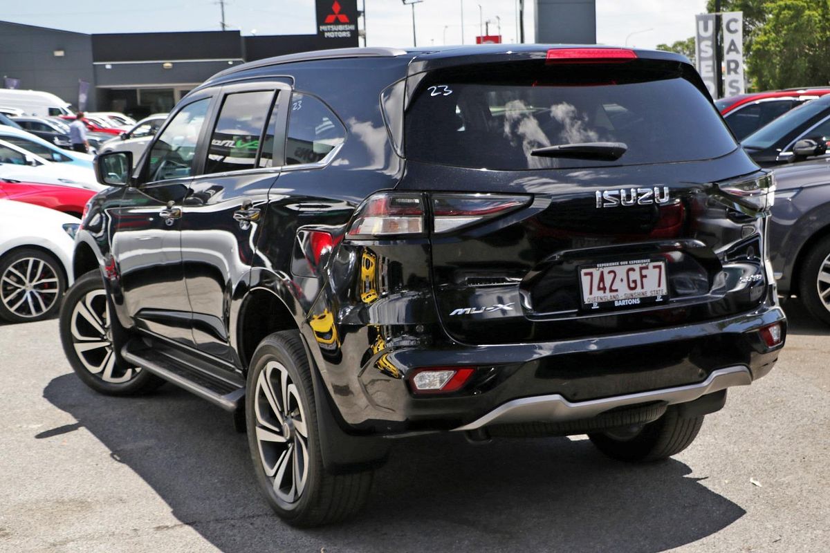 2022 Isuzu MU-X LS-T