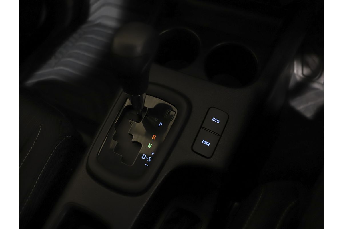 Hilux 4x4 SR 2.8L T Diesel Automatic Double Cab