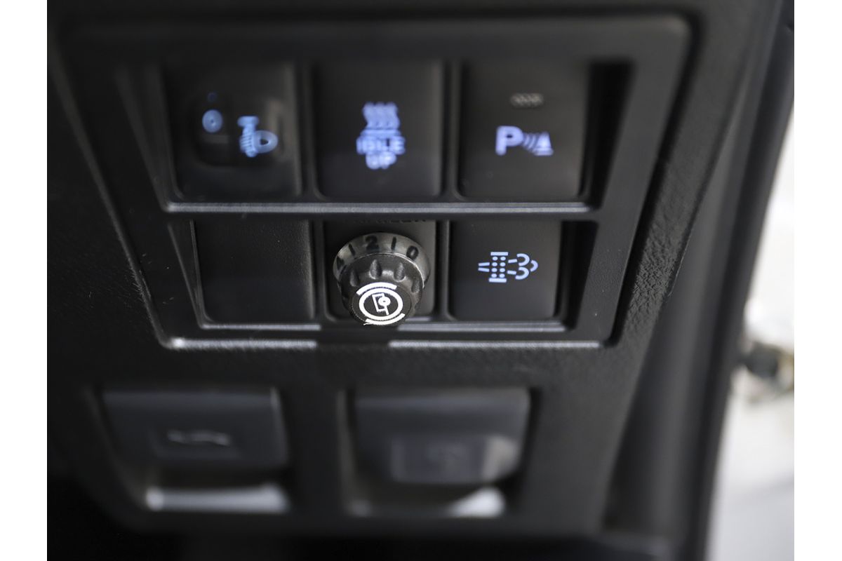 Hilux 4x4 SR 2.8L T Diesel Automatic Double Cab