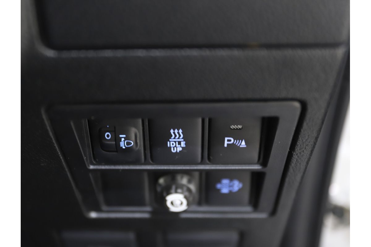 Hilux 4x4 SR 2.8L T Diesel Automatic Double Cab