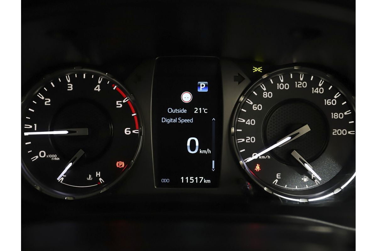 Hilux 4x4 SR 2.8L T Diesel Automatic Double Cab