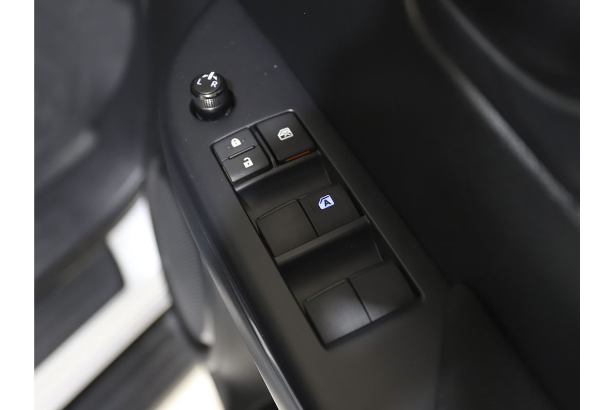 Hilux 4x4 SR 2.8L T Diesel Automatic Double Cab