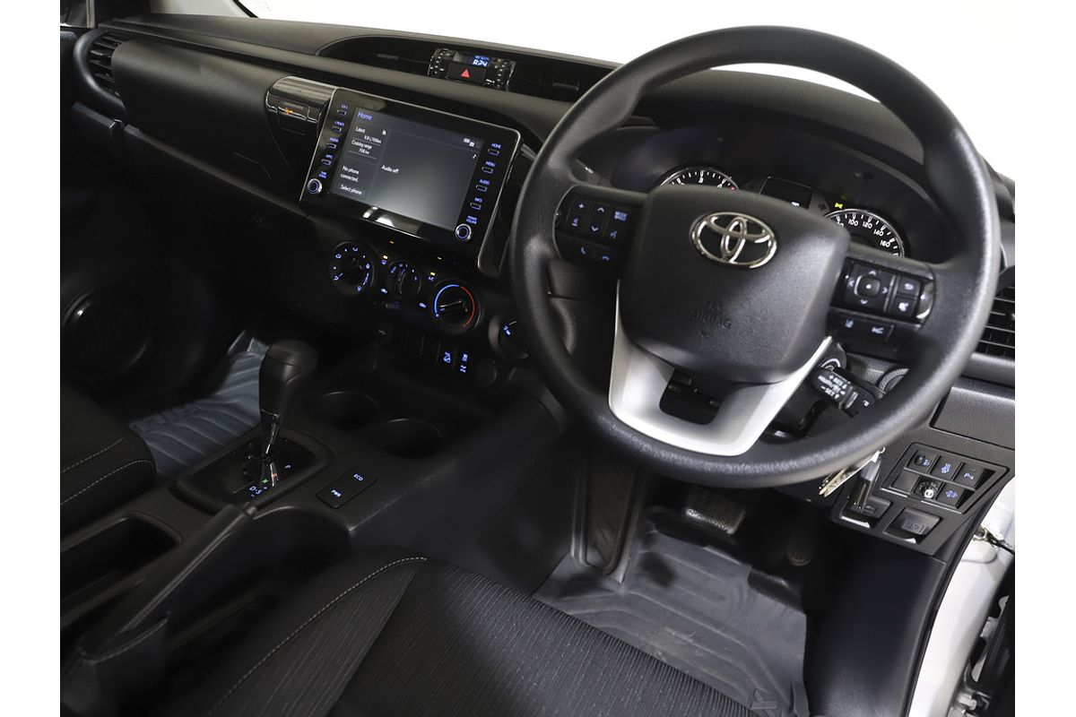 Hilux 4x4 SR 2.8L T Diesel Automatic Double Cab