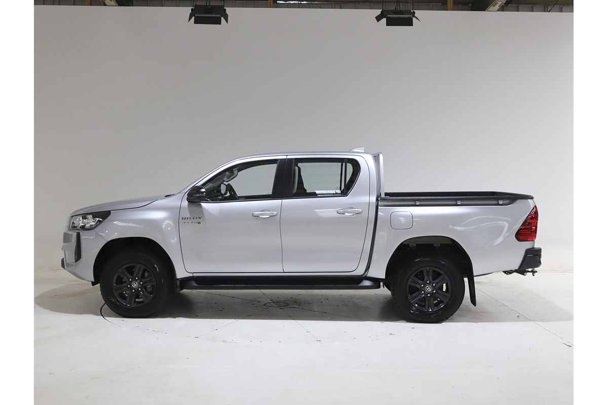 Hilux 4x4 SR 2.8L T Diesel Automatic Double Cab Hilux 4x4 SR 2.8L T Diesel Automatic Double Cab