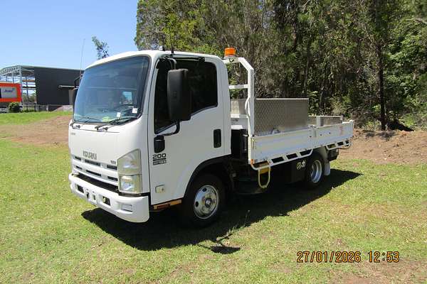 2010 Isuzu N Series NPR 200/275 4x2 SWB