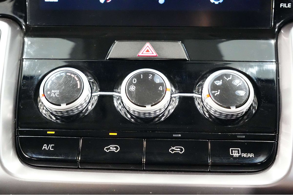 2020 Kia Sorento S MQ4