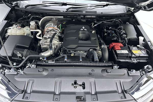 2025 Mitsubishi Triton GLS MV 4X4 thumb-10