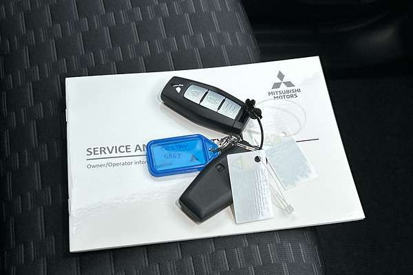 2025 Mitsubishi Triton GLS MV 4X4 thumb-22