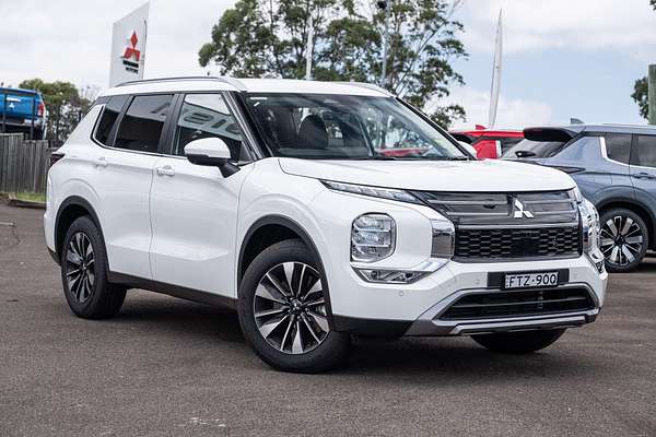 2025 Mitsubishi Outlander LS ZM