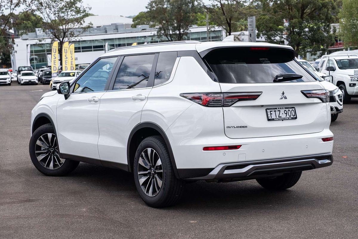 2025 Mitsubishi Outlander LS ZM