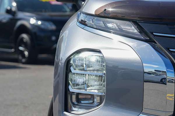 2022 Mitsubishi Outlander Exceed ZM thumb-1