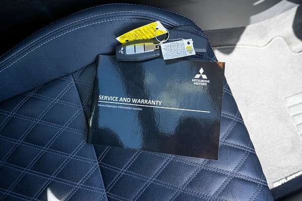 2022 Mitsubishi Outlander Exceed ZM thumb-19