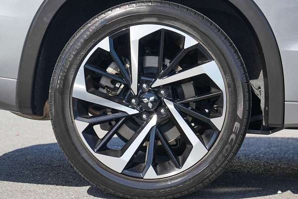 2022 Mitsubishi Outlander Exceed ZM thumb-4