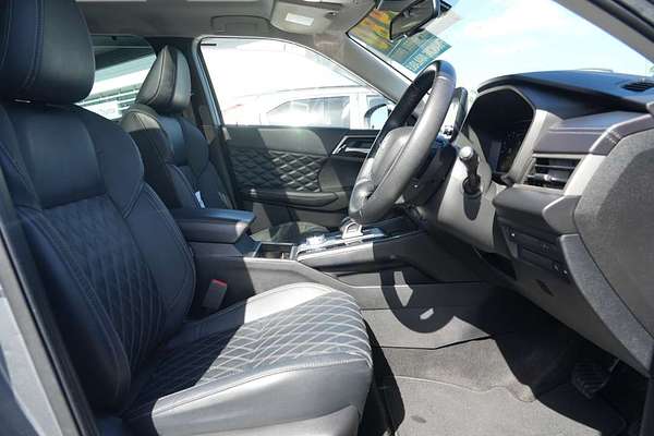 2022 Mitsubishi Outlander Exceed ZM thumb-9