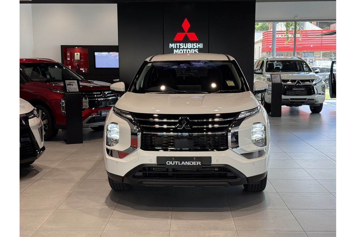 2025 Mitsubishi ZM Outlander ES 2.5L CVT 2WD 5ST 2025 Mitsubishi ZM Outlander ES 2.5L CVT 2WD 5ST