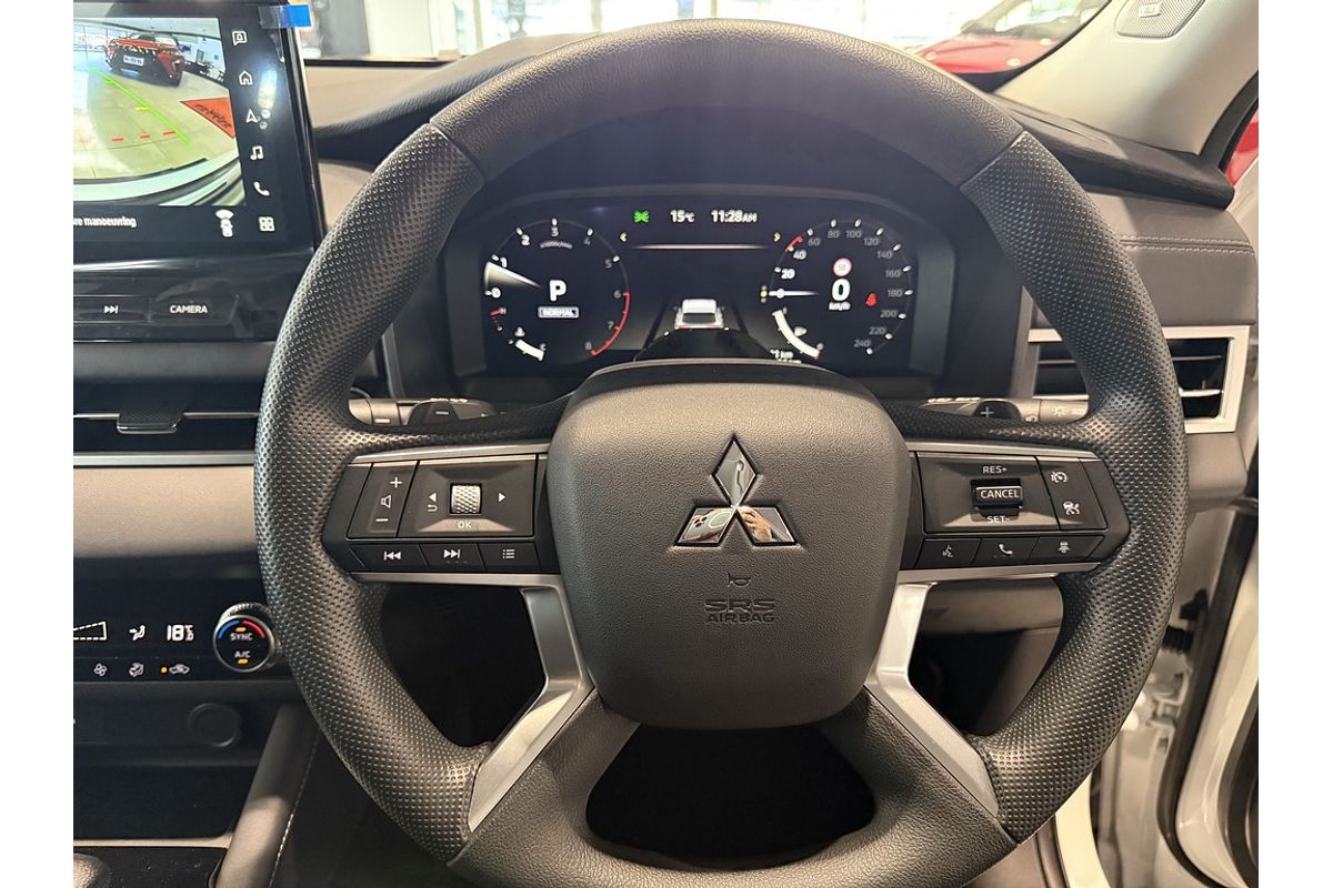 2025 Mitsubishi ZM Outlander ES 2.5L CVT 2WD 5ST