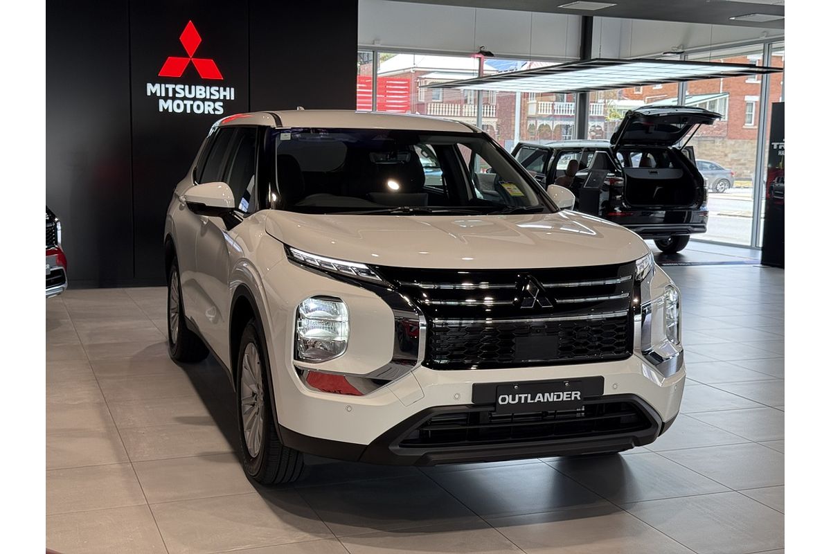 2025 Mitsubishi ZM Outlander ES 2.5L CVT 2WD 5ST 2025 Mitsubishi ZM Outlander ES 2.5L CVT 2WD 5ST