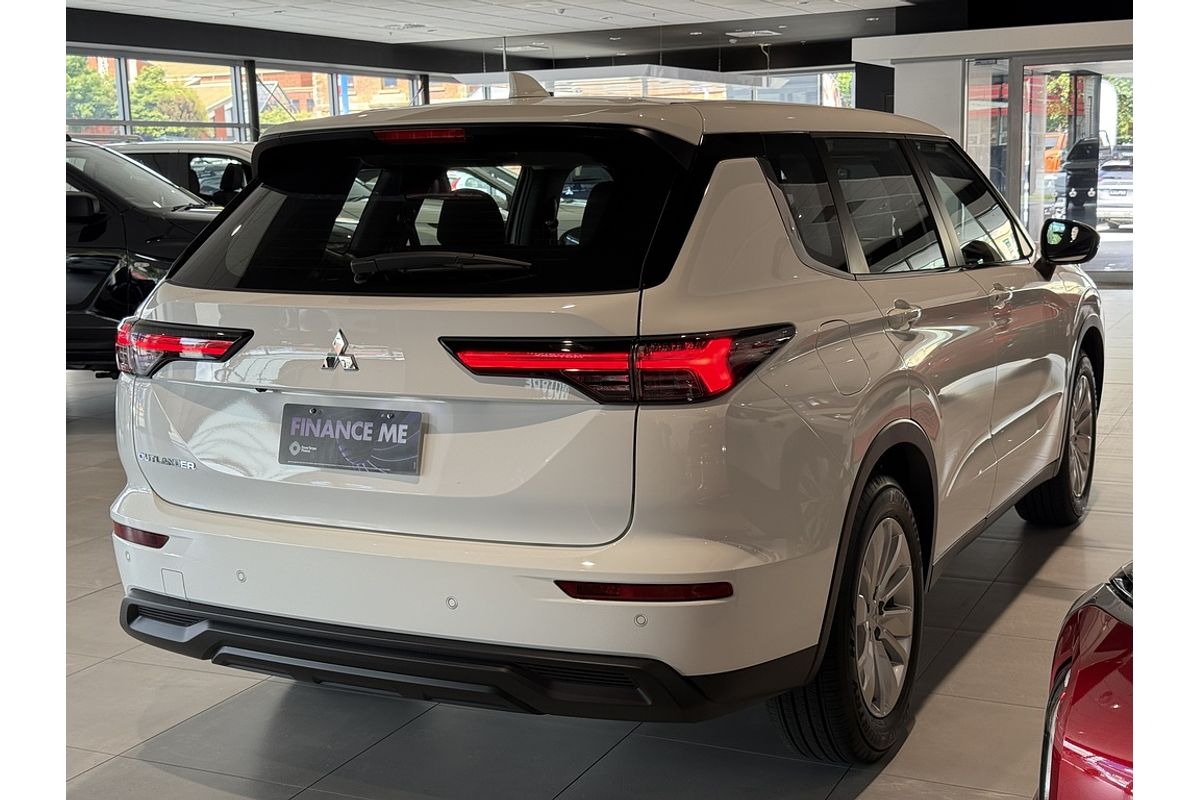 2025 Mitsubishi ZM Outlander ES 2.5L CVT 2WD 5ST