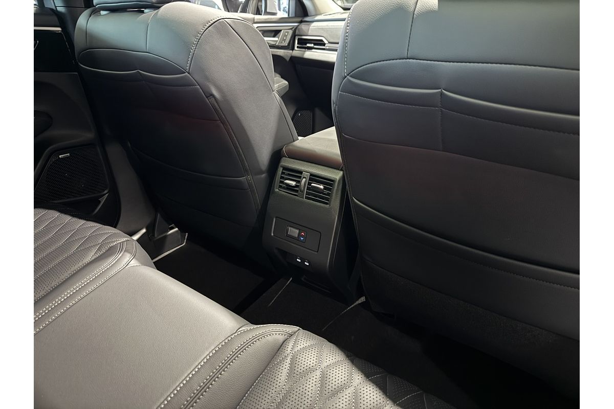 2025 Mitsubishi ZM Outlander EXCEED 2.5L CVT AWD 5ST