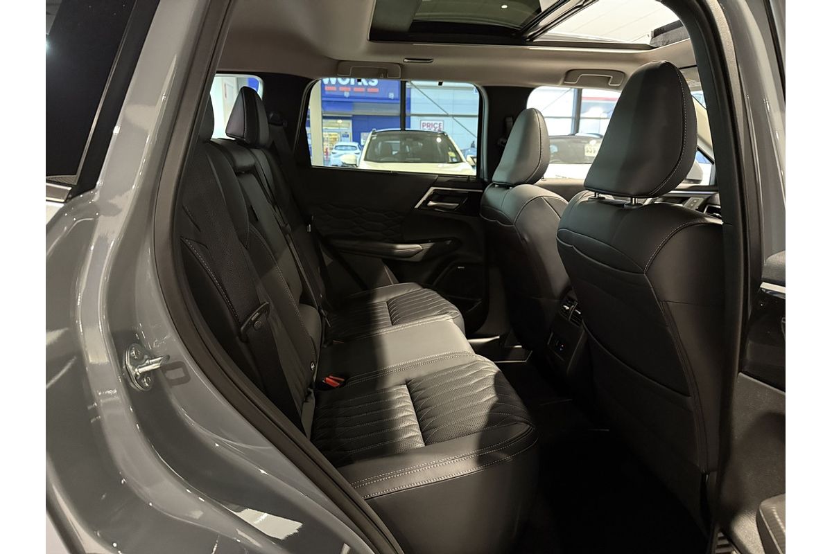 2025 Mitsubishi ZM Outlander EXCEED 2.5L CVT AWD 5ST