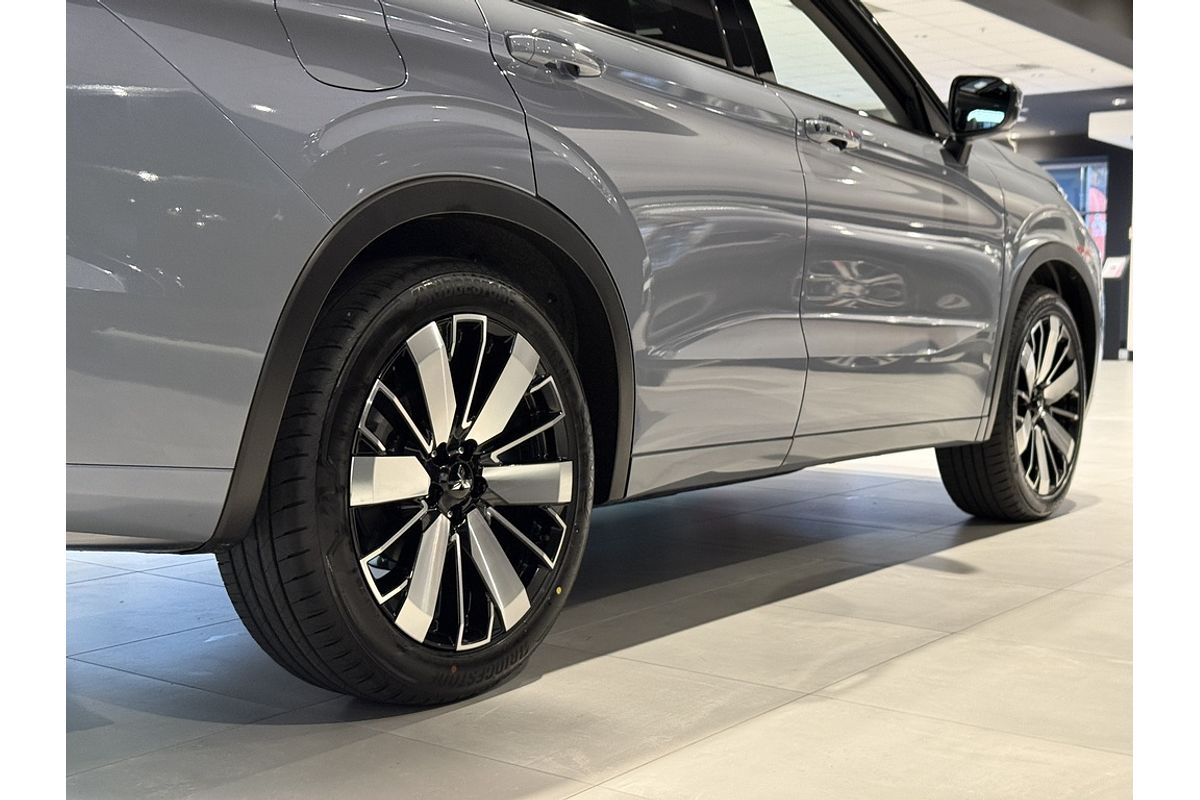 2025 Mitsubishi ZM Outlander EXCEED 2.5L CVT AWD 5ST