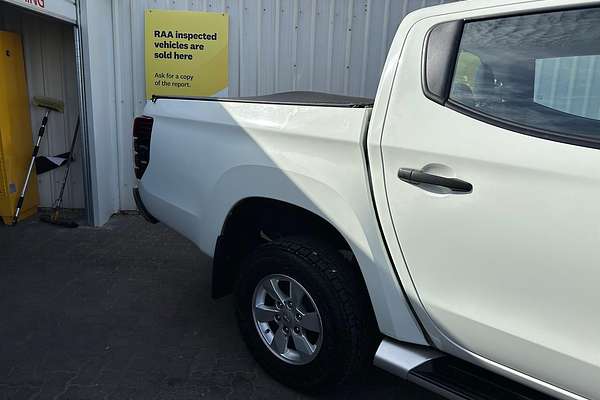 2020 Mitsubishi Triton GLX+ MR 4X4 thumb-2
