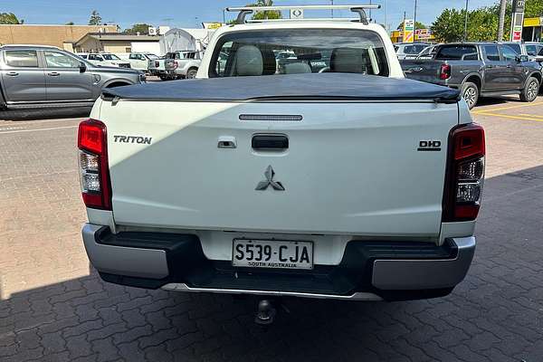 2020 Mitsubishi Triton GLX+ MR 4X4 thumb-6