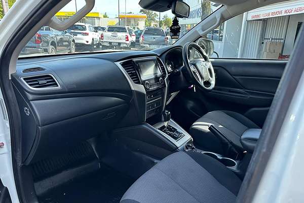 2020 Mitsubishi Triton GLX+ MR 4X4 thumb-12